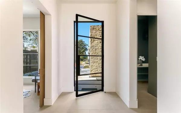 Dallas, TX 75209,7410 Kenwell Street