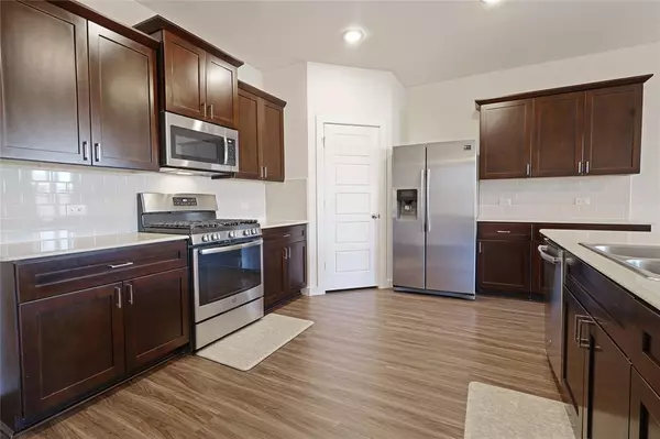 Van Alstyne, TX 75495,512 Mccoy Drive