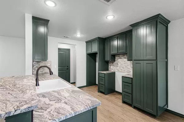 Nocona, TX 76255,303 E Bois D Arc