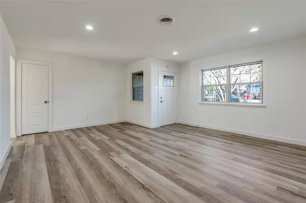 Farmers Branch, TX 75234,3072 Mark Twain Drive