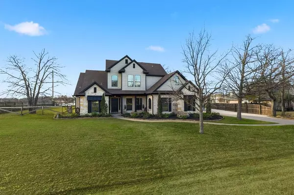 113 Bent Oak Drive, Aubrey, TX 76227