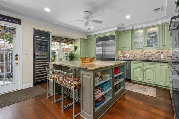 1357 Roaring Springs Road, Fort Worth, TX 76114