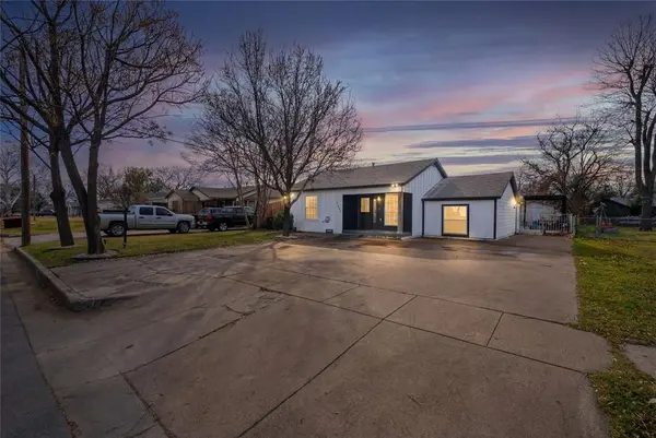 Fort Worth, TX 76111,3732 Honeysuckle Avenue