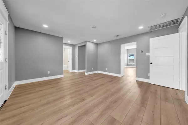 Fort Worth, TX 76111,3732 Honeysuckle Avenue