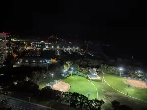 Toronto C01, ON M5V 1B1,219 Fort York BLVD #3307