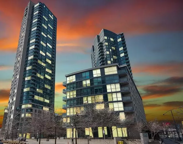 Toronto C01, ON M5V 1B1,219 Fort York BLVD #3307