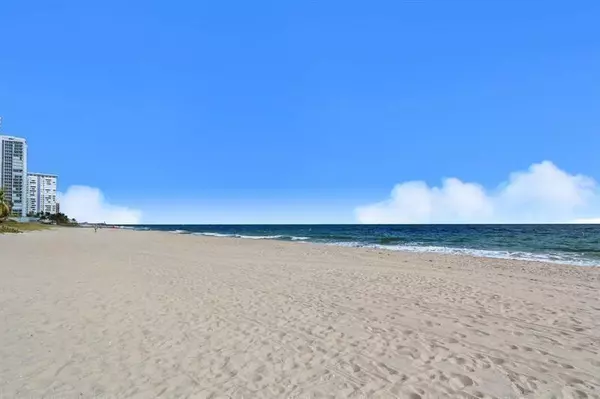 Lauderdale By The Sea, FL 33062,1439 S Ocean Blvd #317