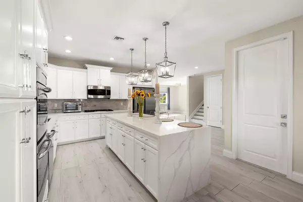 Boca Raton, FL 33432,112 NW Gardener St