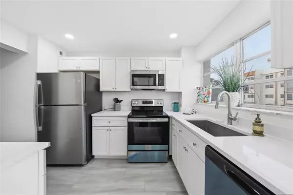 Lauderhill, FL 33313,2201 NW 41st Avenue #209