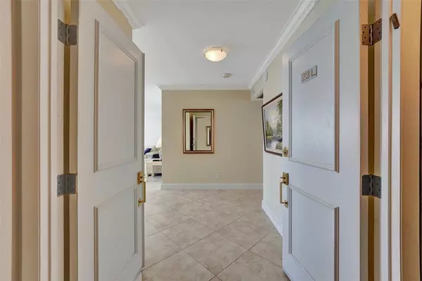 Fort Lauderdale, FL 33308,4280 Galt Ocean Dr #23L