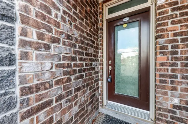 Markham, ON L6B 1N3,50 Dunsheath WAY #609