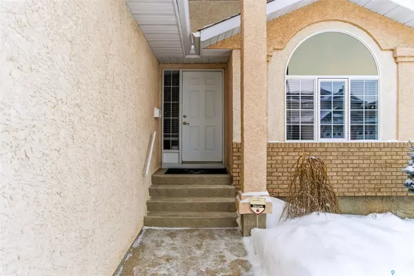 Regina, SK S4V 2Z1,2931 St James CRESCENT