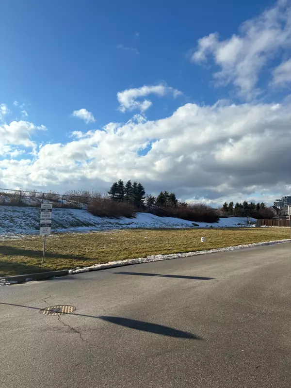 Milton, ON L9T 8Z6,669 Gibson CRES