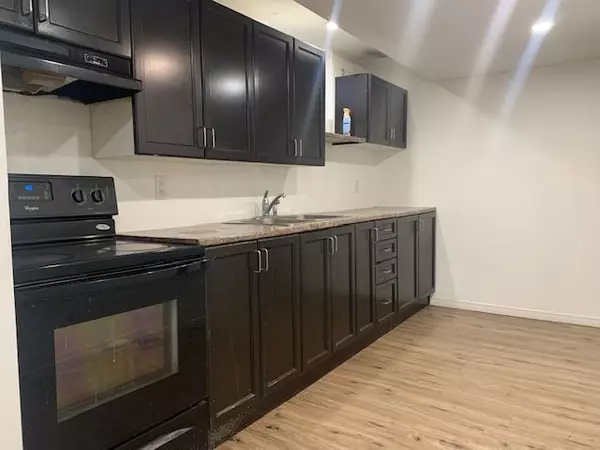 Oakville, ON L6L 2V5,1393 Selkirk AVE #Lower 1