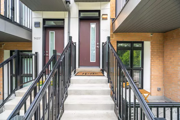 Toronto W04, ON M6M 0E1,155 Canon Jackson Dr DR #206