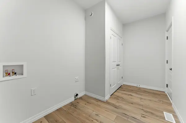 Norfolk, ON N3Y 0E3,18 Painted Skimmer PL