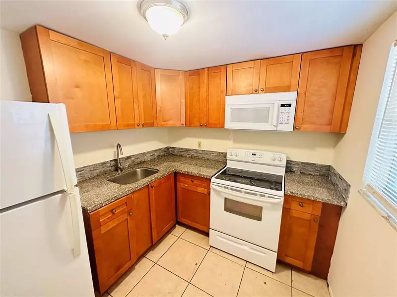 15600 NW 7th Ave #512, Miami, FL 33169