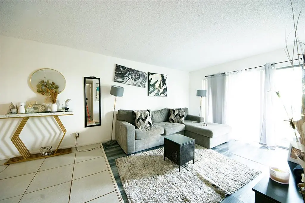 West Palm Beach, FL 33401,1900 N Congress Ave #407