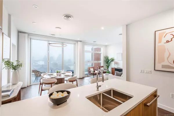 9570 Fifth St #307, Sidney, BC V8L 2W5