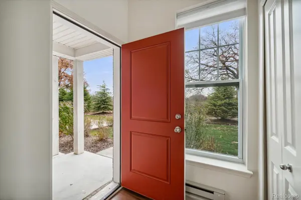 Howell, MI 48855,9804 RIDGE RUN ST #57