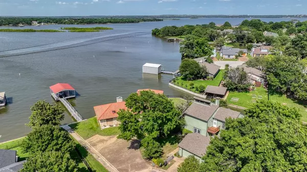 Azle, TX 76020,696 Harbor Drive N