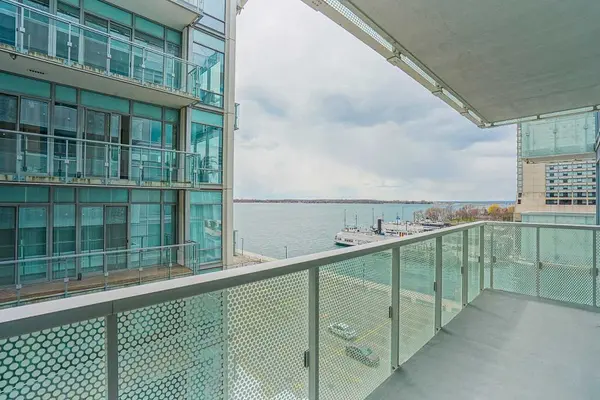 Toronto C08, ON M5E 0C5,15 Queens Quay E #610