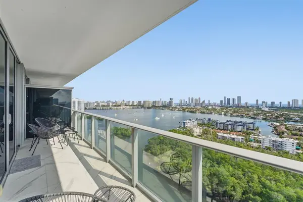 16385 Biscayne Blvd #2516, North Miami Beach, FL 33160