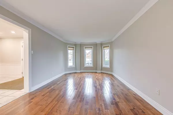 Oakville, ON L6M 2W4,1362 Pilgrims WAY