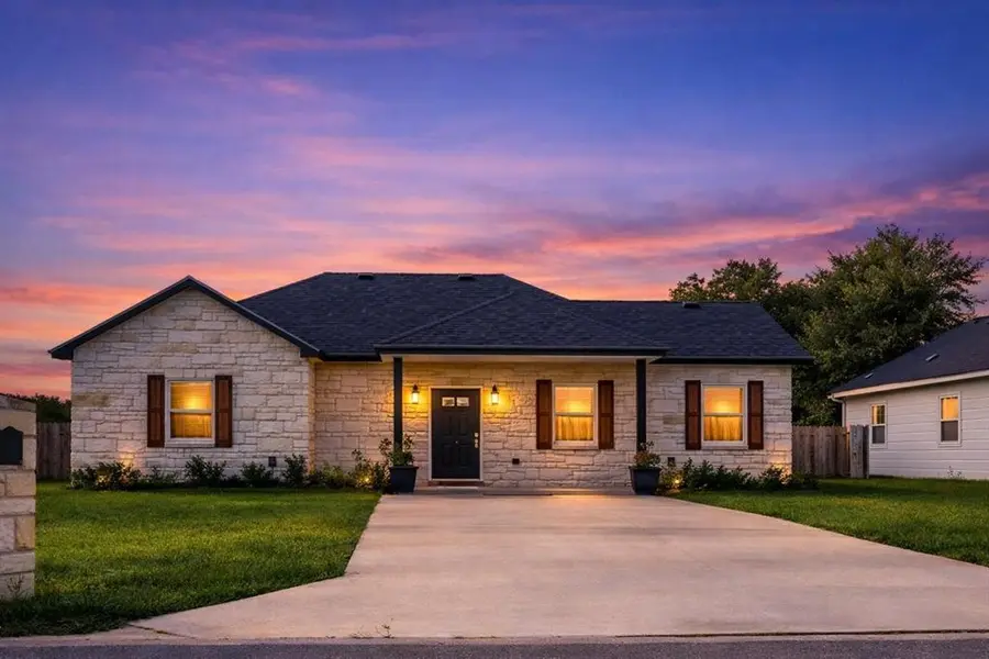 308 NW 1st Street, Kerens, TX 75144