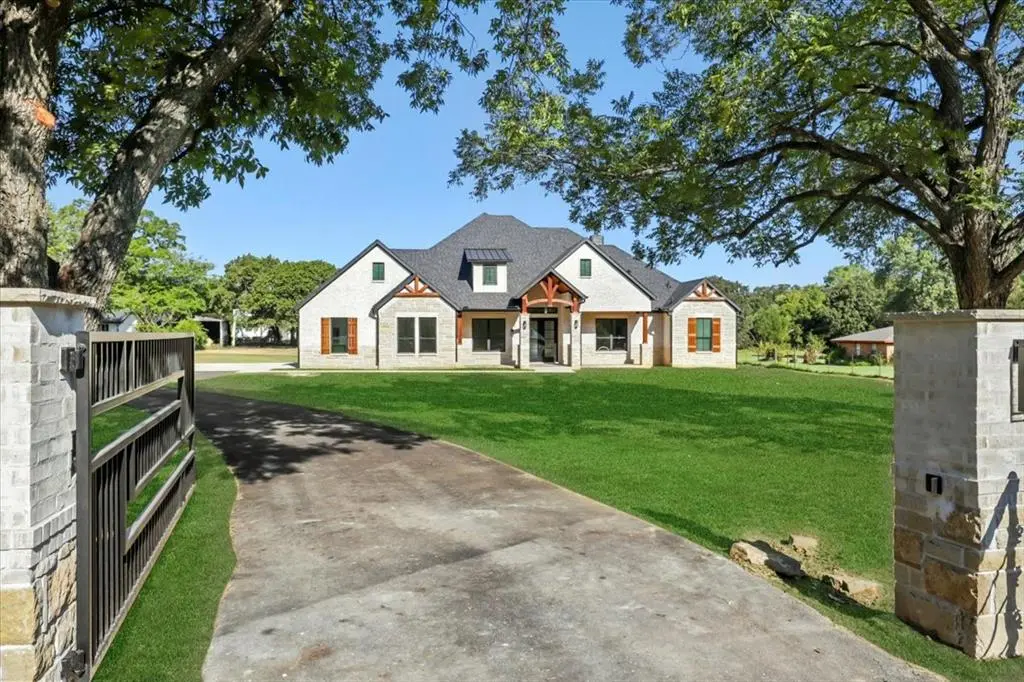 Burleson, TX 76028,2736 County Road 804a Road