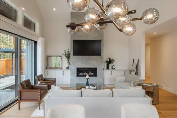 Qualicum Beach, BC V9P 1M5,530 Hole-in-One Dr