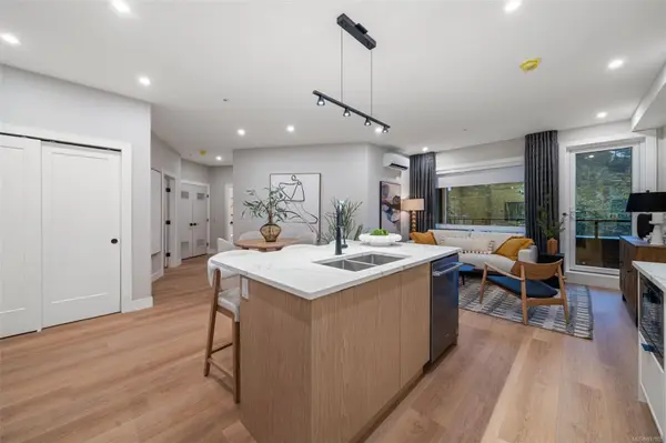 Langford, BC V9B 7E2,1810 Selenite Pl #605