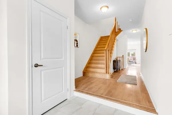 Thorold, ON L0S 1A0,21 Sapphire WAY