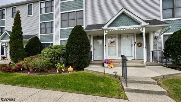 100 Heritage Ln #100, Hamburg Boro, NJ 07419