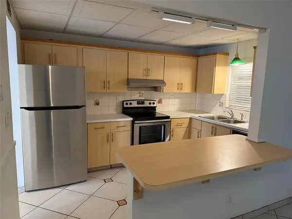 Davie, FL 33314,6632 SW 41st St #6632