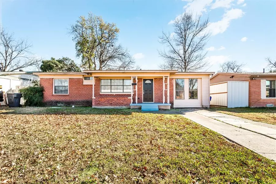 10818 Sharondale Drive, Dallas, TX 75228