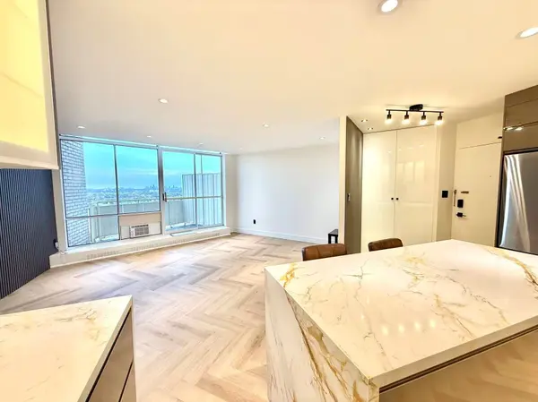 Toronto W09, ON M9R 1S9,330 Dixon RD #ph04