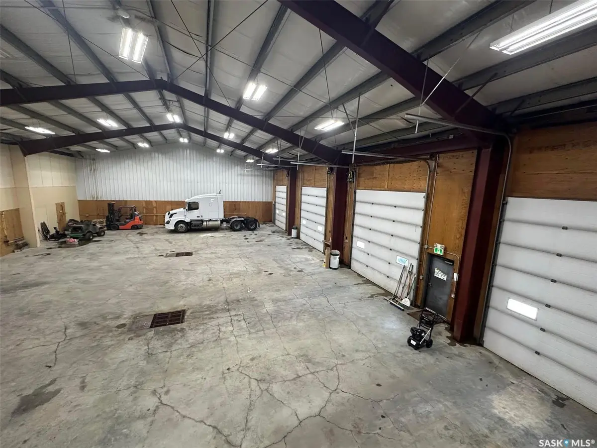 250 North Service ROAD W #9, Moose Jaw, SK S6H 0A3