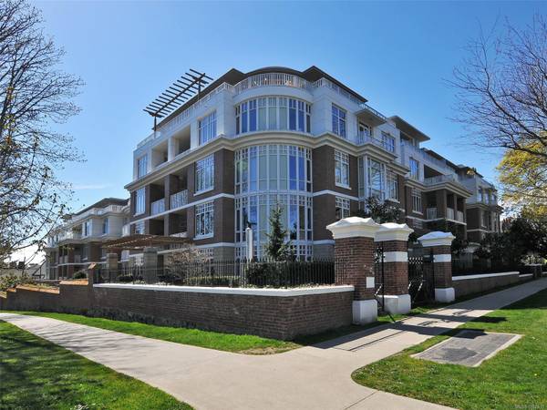 999 Burdett Ave #311, Victoria, BC V8V 3G7