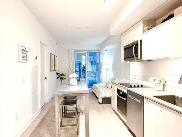 Toronto C08, ON M5B 0C7,100 Dalhousie ST #1612