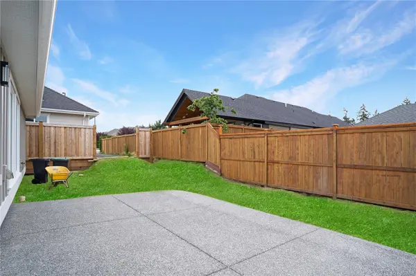 Parksville, BC V9P 1H3,612 Rainbow Way