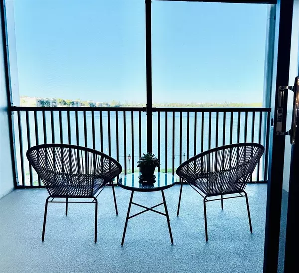 Oakland Park, FL 33309,112 Lake Emerald #206