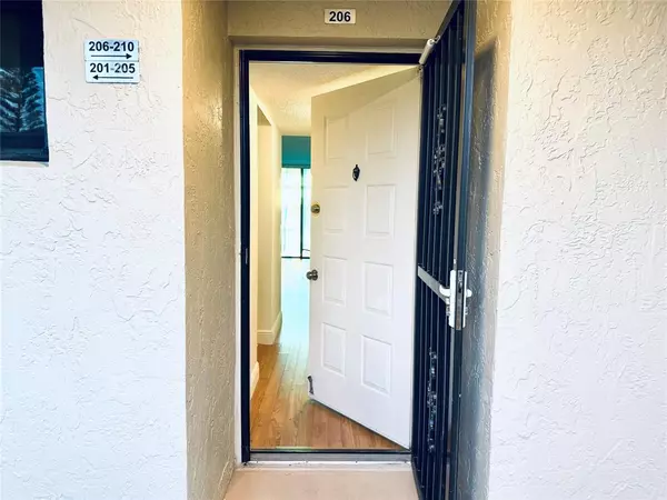 Oakland Park, FL 33309,112 Lake Emerald #206