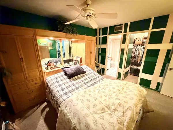 Pompano Beach, FL 33060,136 S Cypress Rd #317