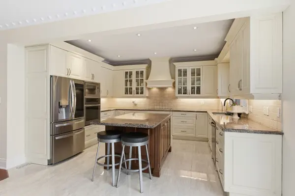 Mississauga, ON L5E 2A8,1357 Alexandra AVE