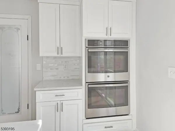 Somerville Boro, NJ 08876,484 E Main St