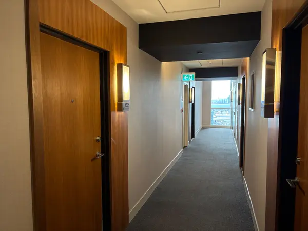 Toronto C01, ON M5V 0J9,85 Queens Wharf RD #4505