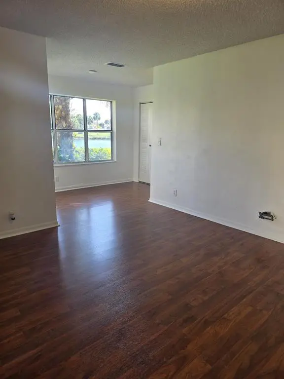 Margate, FL 33063,3310 Pinewalk Dr N #1812