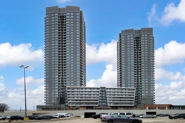 Vaughan, ON L4J 0L7,30 Upper Mall WAY #A3010