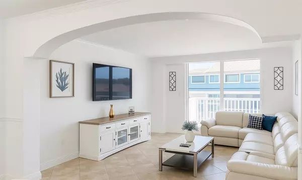 Hollywood, FL 33019,801 S Ocean Drive #206